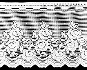 EFEKTOWNA ZAZDROSTKA BIAŁY ŻAKARD Z PEŁNYM UROKU ORNAMENTEM W STYLU RETRO WYSOKOSĆ 35 CM PRODUCENT POLONTEX CZĘSTOCHOWA