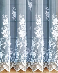 NIEZWYKLE STYLOWA FIRANKA Z BIAŁEGO ŻAKARDU Z PIĘKNYM KWIATOWYM ORNAMENTEM I MISTERNIE OZDOBIONYM DOŁEM WYSOKOŚĆ 300 CM PRODUCENT HAFT KALISZ