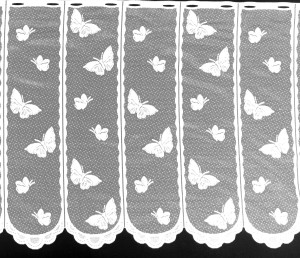 ORYGINALNA PANELOWA ZAZDROSTKA Z ŻAKARDU KOLOR BIAŁY EFEKTOWNY WZÓR MOTYLKI WYSOKOŚĆ 60 CM PRODUCENT POLONTEX CZĘSTOCHOWA