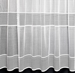 ORYGINALNA FIRANKA ŻAKARDOWA W BIAŁYM KOLORZE Z SZEROKIMI POZIOMO UŁOŻONYMI BIAŁYMI PASAMI W POSTACI KUNSZTOWNEJ SIATECZKI O STRUKTURZE PLASTRA MIODU WYSOKOŚĆ 160 CM 180 CM 250 CM