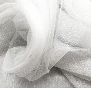 NIEZWYKLE STYLOWA ŻAKARDOWA FIRANA MARKIZETA SIATKA DESZCZYK W BIAŁYM KOLORZE ZE ZDOBIENIAMI W SREBRNEJ TONACJI POŁYSK GLAMOUR WYSOKOŚĆ 320 CM