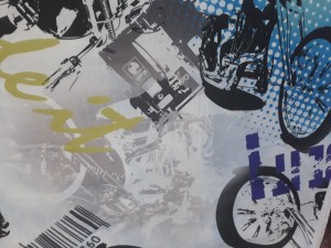 NOWOCZESNA TKANINA ZASŁONOWA  WZÓR MŁODZIEŻOWY ODJAZDOWE MOTORY SZEROKOŚĆ 160 CM PRODUCENT POLONTEX CZĘSTOCHOWA