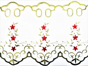 DELIKATNA ZAZDROSTKA Z ORGANTYNY KOLOR BIAŁY Z ORNAMENTEM W KOLORACH ZIELENI I CZERWIENI WYSOKOŚĆ 80 CM PRODUCENT POLONTEX CZĘSTOCHOWA