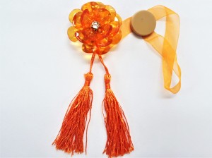 MAGNES SPINKA DO FIRAN I ZASŁON KWIATEK W KOLORZE POMARAŃCZOWYM Z DWOMA CHWOSTAMI