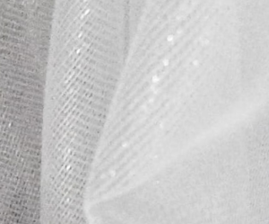 EFEKTOWNA FIRANA MARKIZETA KRYSZTAŁEK KOLOR BIAŁY ZE SREBRNĄ NITKĄ POŁYSK GLAMOUR DÓŁ WYKOŃCZONY FABRYCZNIE WYSOKOŚĆ 190 CM PRODUCENT PAPION TURCJA