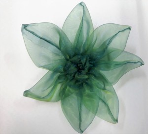 DEKORACYJNY KWIATEK DO FIRANKI W KOLORZE ZIELONYM