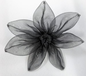 ORYGINALNY KWIATEK  W SZARYM KOLORZE OZDOBA DO FIRAN